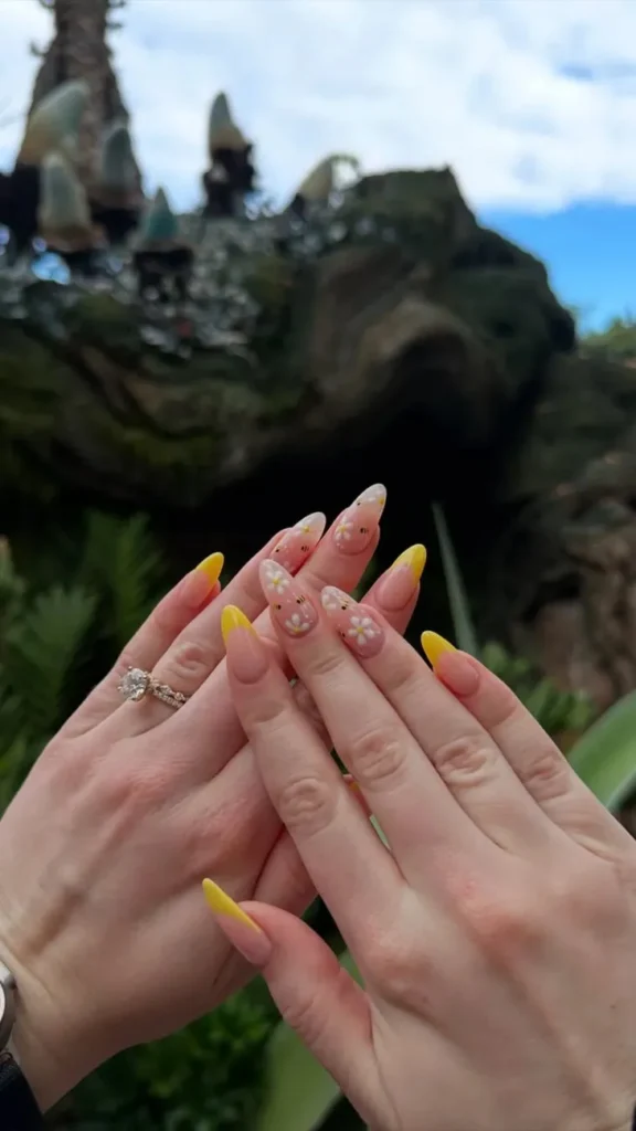 Floral Micro Art
Cute Summer Nails Acrylics